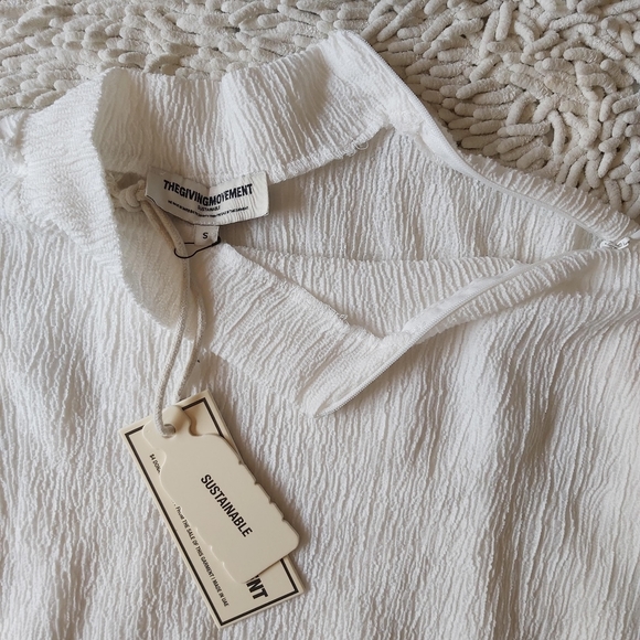 THEGIVINGMOVEMENT white coord set (2 pieces)- size small (top) & XS (pants) - Picture 11 of 14